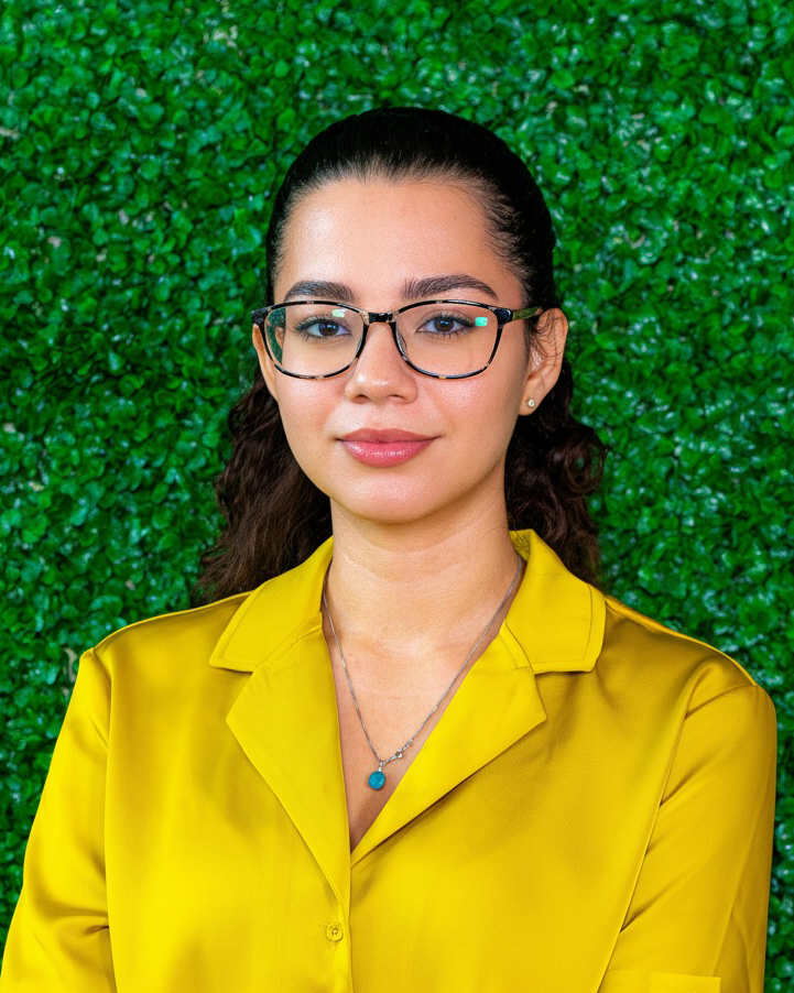 Nicole Marves headshot